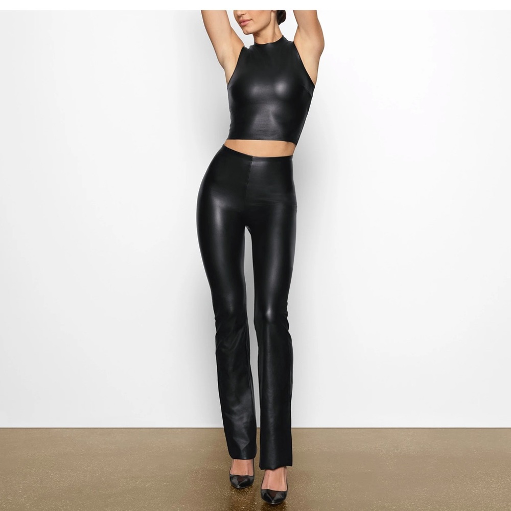 SKIMS FAUX LEATHER BOOT CUT PANT ONYX S